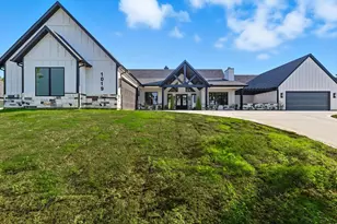 1019 Glenoaks Dr, Weatherford, TX 76088 - Photo 1