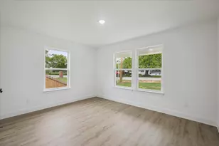 111 N Oak St, Ector, TX 75439 - Photo 17