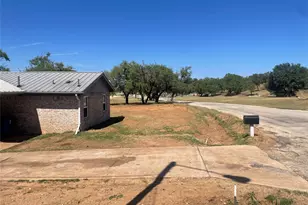 306 S Old Caddo Ave, Breckenridge, TX 76424 - Photo 5