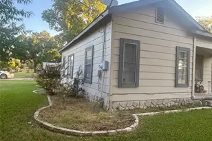 501 Gilliland St, Tioga, TX 76271 - Photo 21