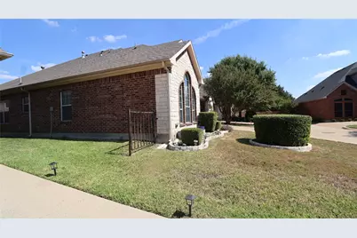 1822 Masters Drive, DeSoto, TX 75115 - Photo 3