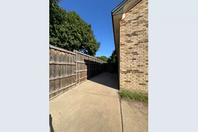 1922 Kensington Drive, Carrollton, TX 75007 - Photo 37
