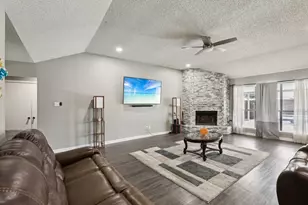 102 E Ridgegate Dr, Garland, TX 75040 - Photo 5