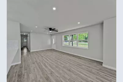 309 E Obuch Street, Valley View, TX 76272 - Photo 3