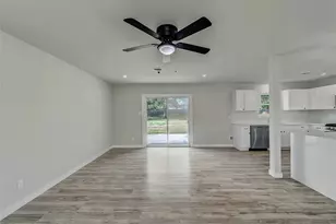 309 E Obuch St, Valley View, TX 76272 - Photo 7