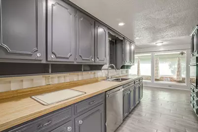 1225 Crestwood Drive, Cleburne, TX 76033 - Photo 21