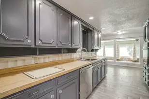 1225 Crestwood Dr, Cleburne, TX 76033 - Photo 21