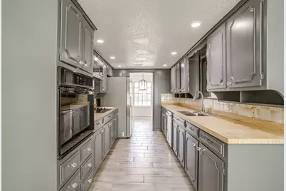 1225 Crestwood Drive, Cleburne, TX 76033 - Photo 17