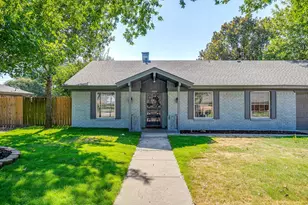 1225 Crestwood Dr, Cleburne, TX 76033 - Photo 3