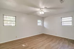 1225 Crestwood Dr, Cleburne, TX 76033 - Photo 33