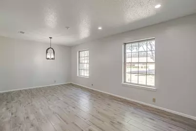 1225 Crestwood Drive, Cleburne, TX 76033 - Photo 5