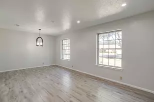 1225 Crestwood Dr, Cleburne, TX 76033 - Photo 5