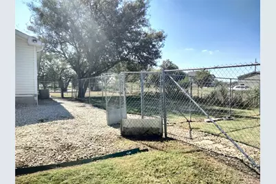 855 Tom Sawyer Road, Ennis, TX 75119 - Photo 9