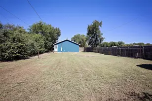 1214 3rd St, Graham, TX 76450 - Photo 21