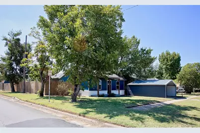 1214 3rd St, Graham, TX 76450 - Photo 3