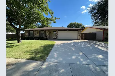725 Parkvale Lane, Grand Prairie, TX 75052 - Photo 1
