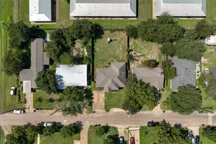 1015 S Adams St, McGregor, TX 76657 - Photo 23