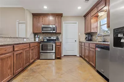 1015 S Adams Street, McGregor, TX 76657 - Photo 9