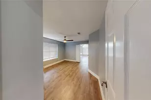 8343 Crystalwood Dr, Dallas, TX 75249 - Photo 11