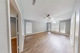 8343 Crystalwood Dr, Dallas, TX 75249 - Photo 9