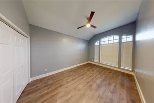 8343 Crystalwood Dr, Dallas, TX 75249 - Photo 15