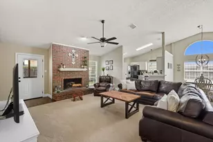 2073 Wedgewood Dr, Grapevine, TX 76051 - Photo 7