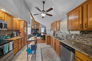 517 Shore Line Dr, Tool, TX 75143 - Photo 7