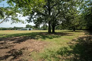 111 N Briar Oaks Rd, Burleson, TX 76028 - Photo 11