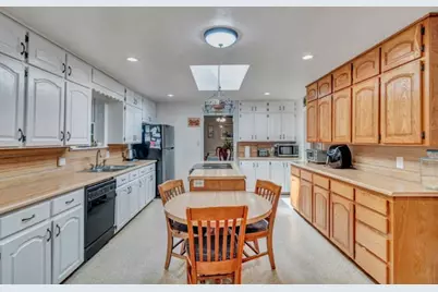 111 N Briaroaks Road, Burleson, TX 76028 - Photo 17