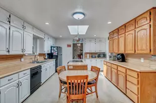 111 N Briar Oaks Rd, Burleson, TX 76028 - Photo 17