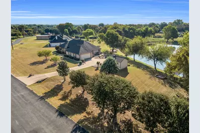 402 Seneca Drive, Waxahachie, TX 75165 - Photo 5