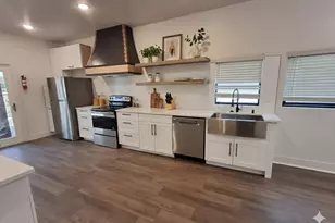 902 Chestnut St, Commerce, TX 75428 - Photo 9