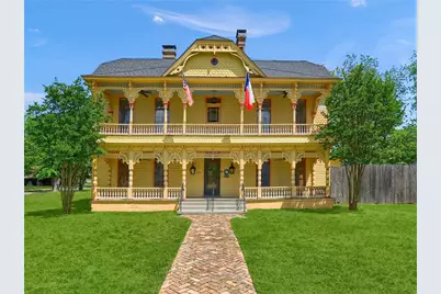 220 W 6th Street, Bonham, TX 75418 - Photo 1