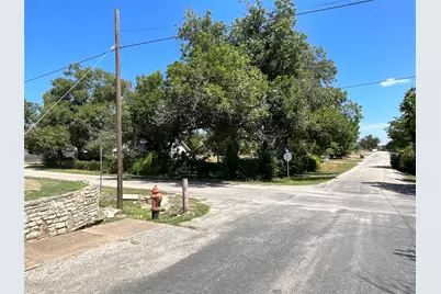 605 N Kirk Street, Hico, TX 76457 - Photo 3