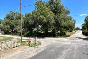 605 N Kirk St, Hico, TX 76457 - Photo 3