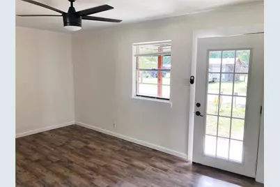 1108 Locust Street, Gainesville, TX 76240 - Photo 7