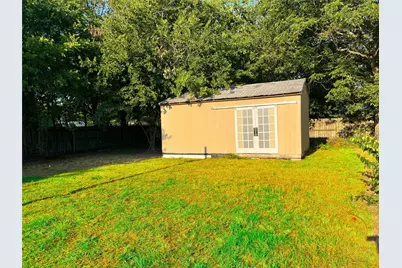 1108 Locust Street, Gainesville, TX 76240 - Photo 13