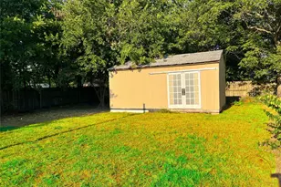 1108 Locust St, Gainesville, TX 76240 - Photo 13