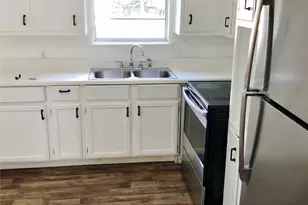 1108 Locust St, Gainesville, TX 76240 - Photo 11