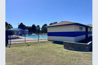 2209 W E Roberts Street, Grand Prairie, TX 75051 - Photo 29