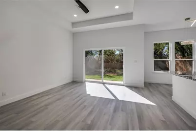 2209 W E Roberts Street, Grand Prairie, TX 75051 - Photo 5