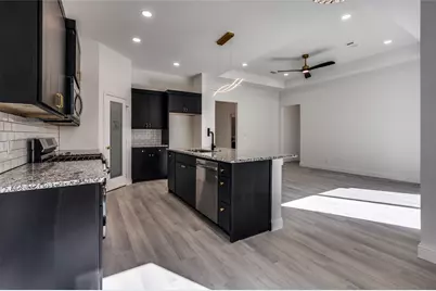 2209 W E Roberts Street, Grand Prairie, TX 75051 - Photo 17