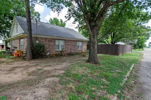 102 N Mesquite St, Paradise, TX 76073 - Photo 9