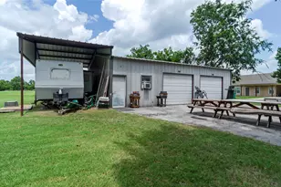 102 N Mesquite St, Paradise, TX 76073 - Photo 3