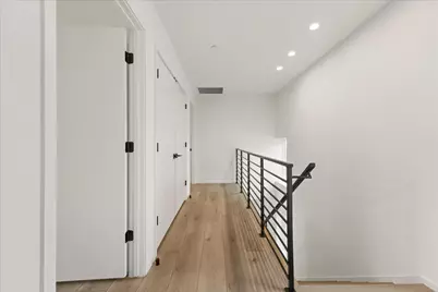 2001 N Prairie Avenue #106, Dallas, TX 75204 - Photo 17