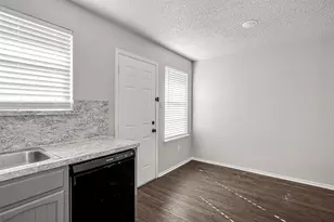 1403 Courtney Pl, Cleburne, TX 76033 - Photo 9