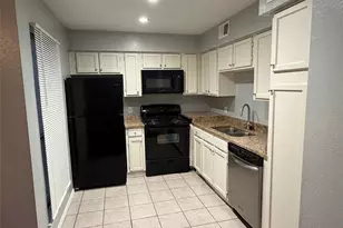 2300 Balsam Dr, Arlington, TX 76006 - Photo 9