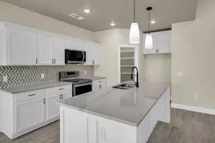 518 Dolphin Terrace, Runaway Bay, TX 76426 - Photo 15