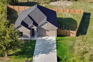 518 Dolphin Terrace, Runaway Bay, TX 76426 - Photo 5