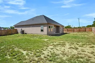 518 Dolphin Terrace, Runaway Bay, TX 76426 - Photo 31